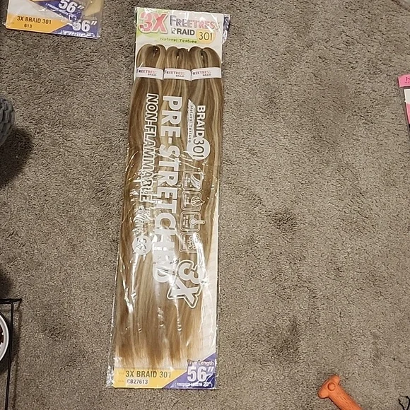 6 Packs Freetress 56" braiding hair 6 packs - Picture 5 of 5